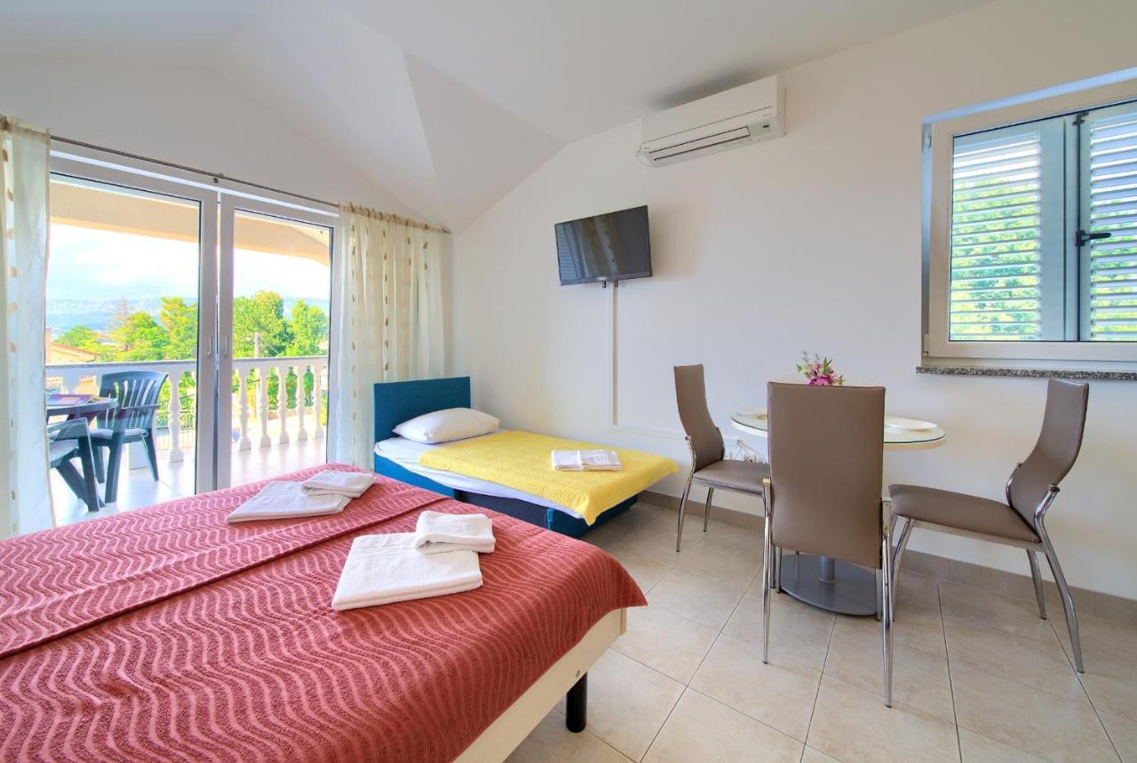 Apartments Ivica Krk Island سيلو المظهر الخارجي الصورة