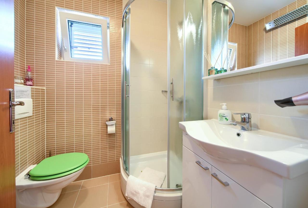 Apartments Ivica Krk Island سيلو المظهر الخارجي الصورة