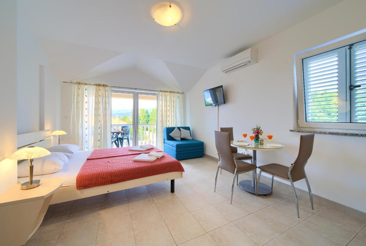 Apartments Ivica Krk Island سيلو المظهر الخارجي الصورة