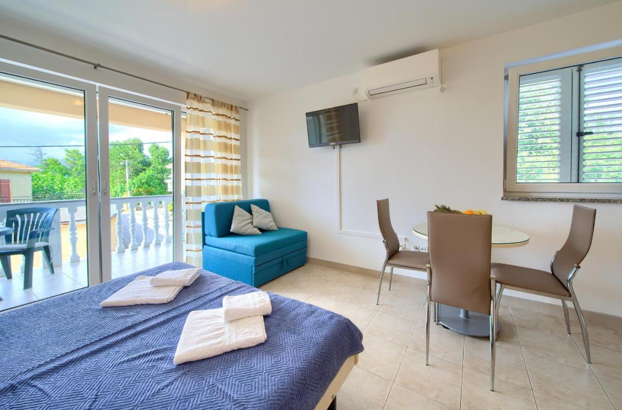 Apartments Ivica Krk Island سيلو المظهر الخارجي الصورة