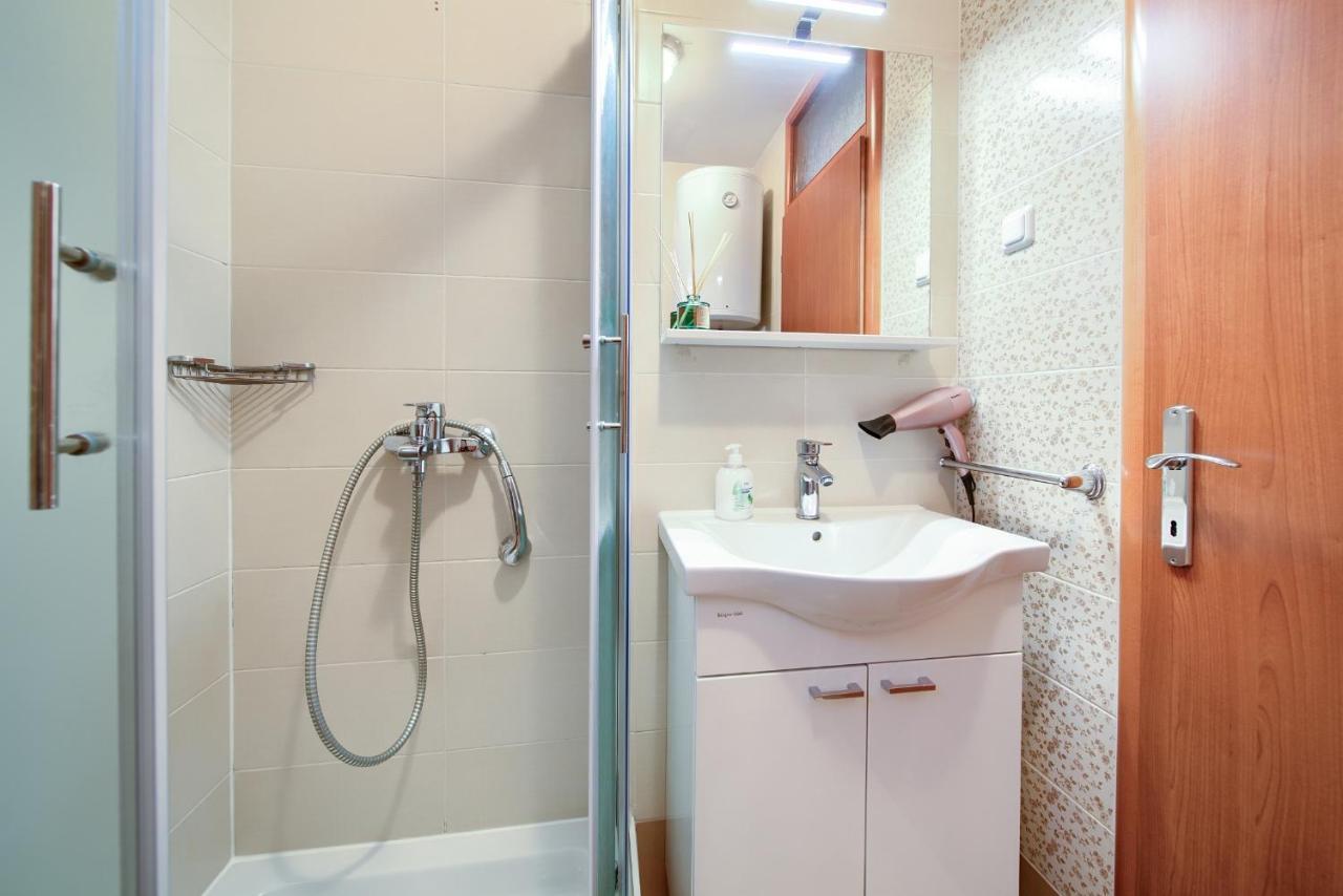 Apartments Ivica Krk Island سيلو المظهر الخارجي الصورة