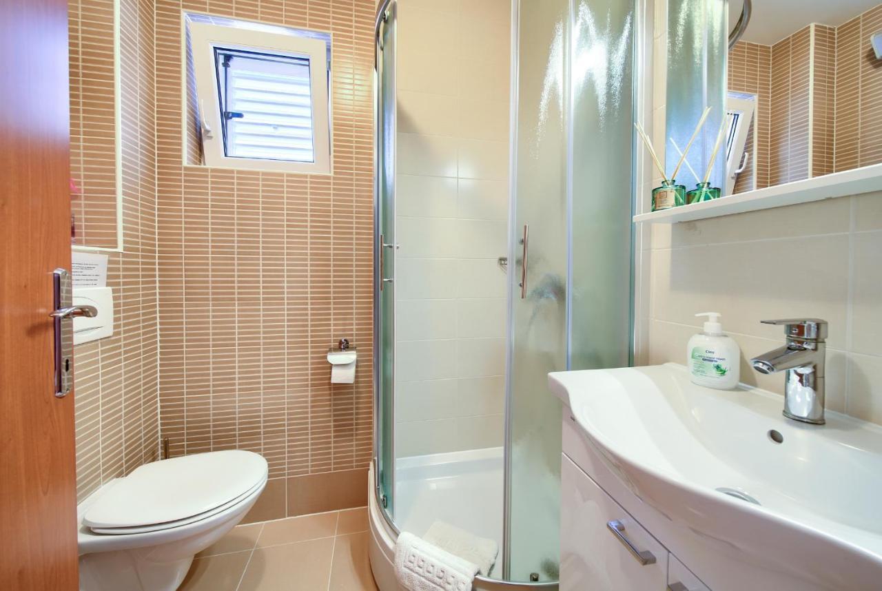 Apartments Ivica Krk Island سيلو المظهر الخارجي الصورة