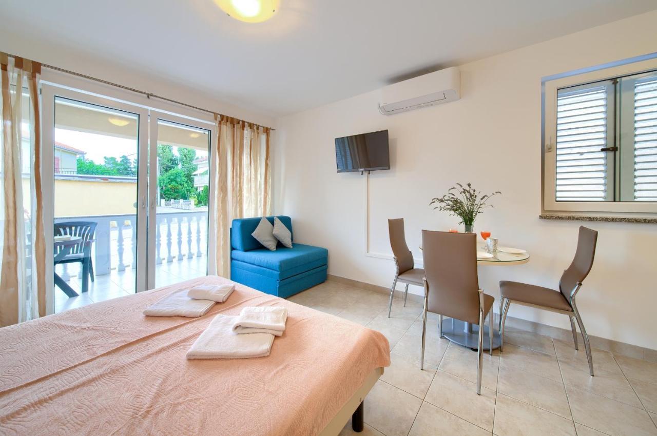 Apartments Ivica Krk Island سيلو المظهر الخارجي الصورة