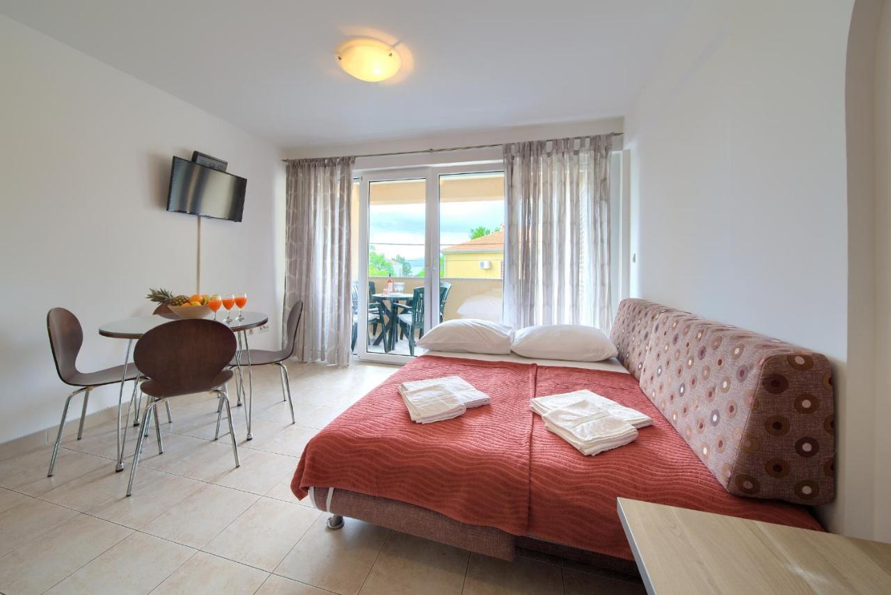 Apartments Ivica Krk Island سيلو المظهر الخارجي الصورة