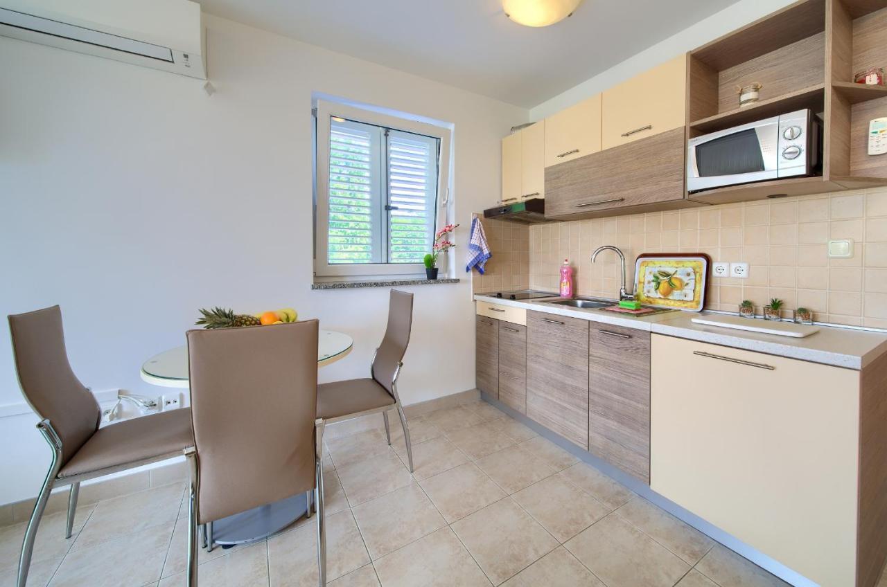 Apartments Ivica Krk Island سيلو المظهر الخارجي الصورة