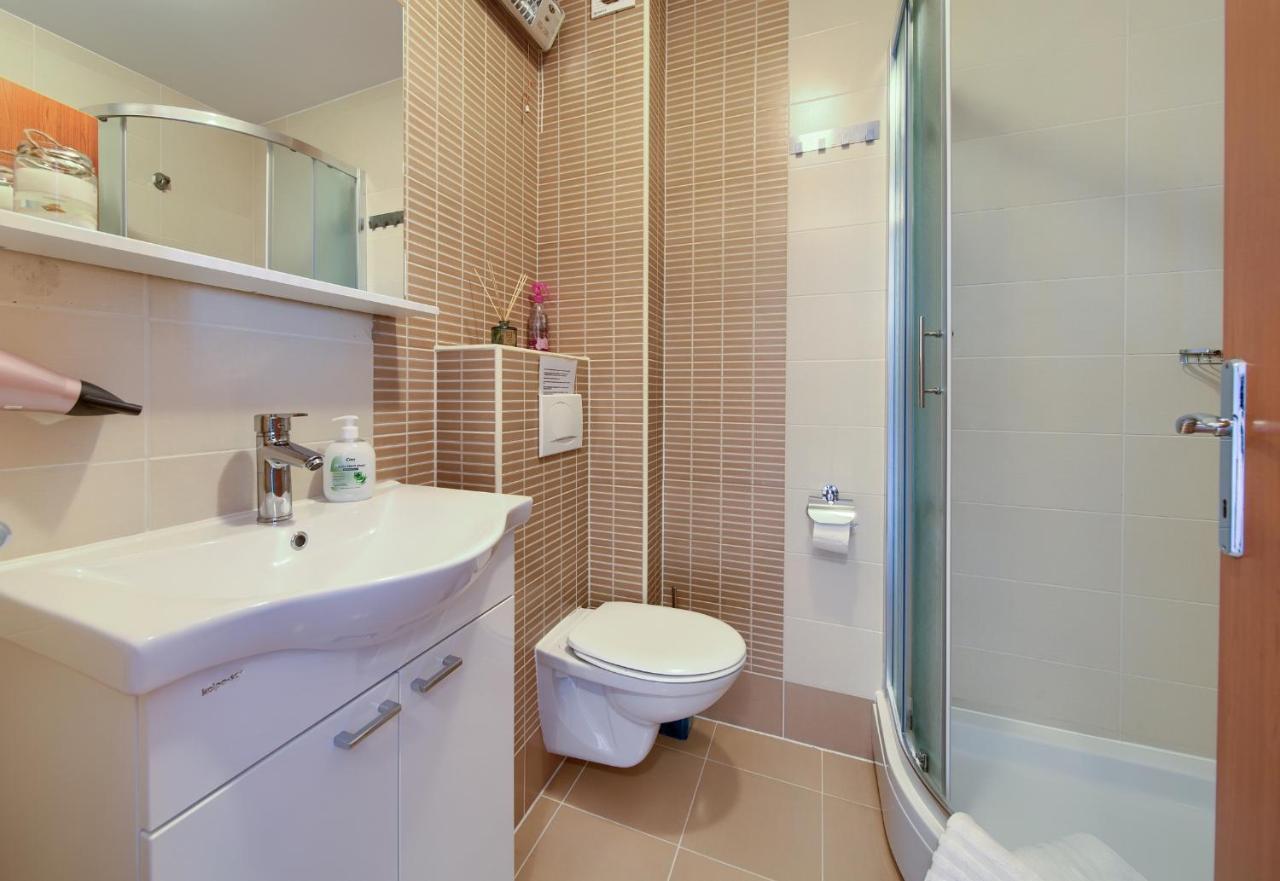 Apartments Ivica Krk Island سيلو المظهر الخارجي الصورة