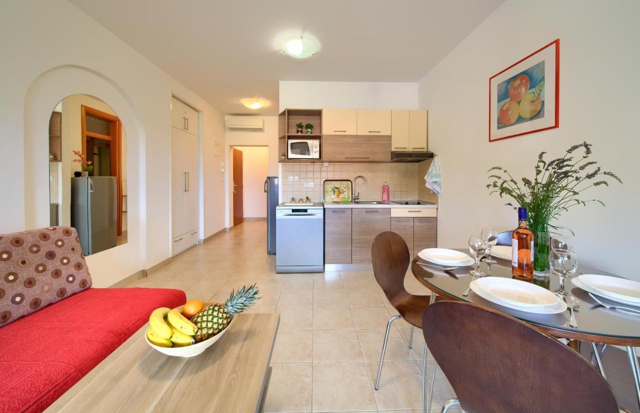 Apartments Ivica Krk Island سيلو المظهر الخارجي الصورة