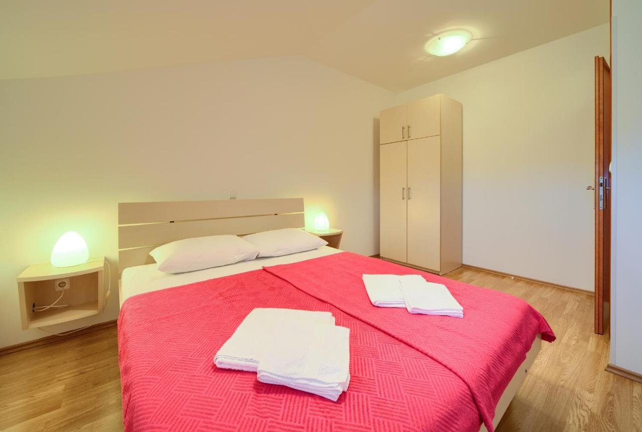 Apartments Ivica Krk Island سيلو المظهر الخارجي الصورة
