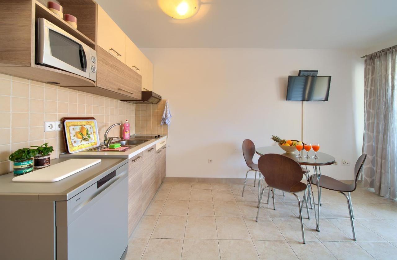Apartments Ivica Krk Island سيلو المظهر الخارجي الصورة