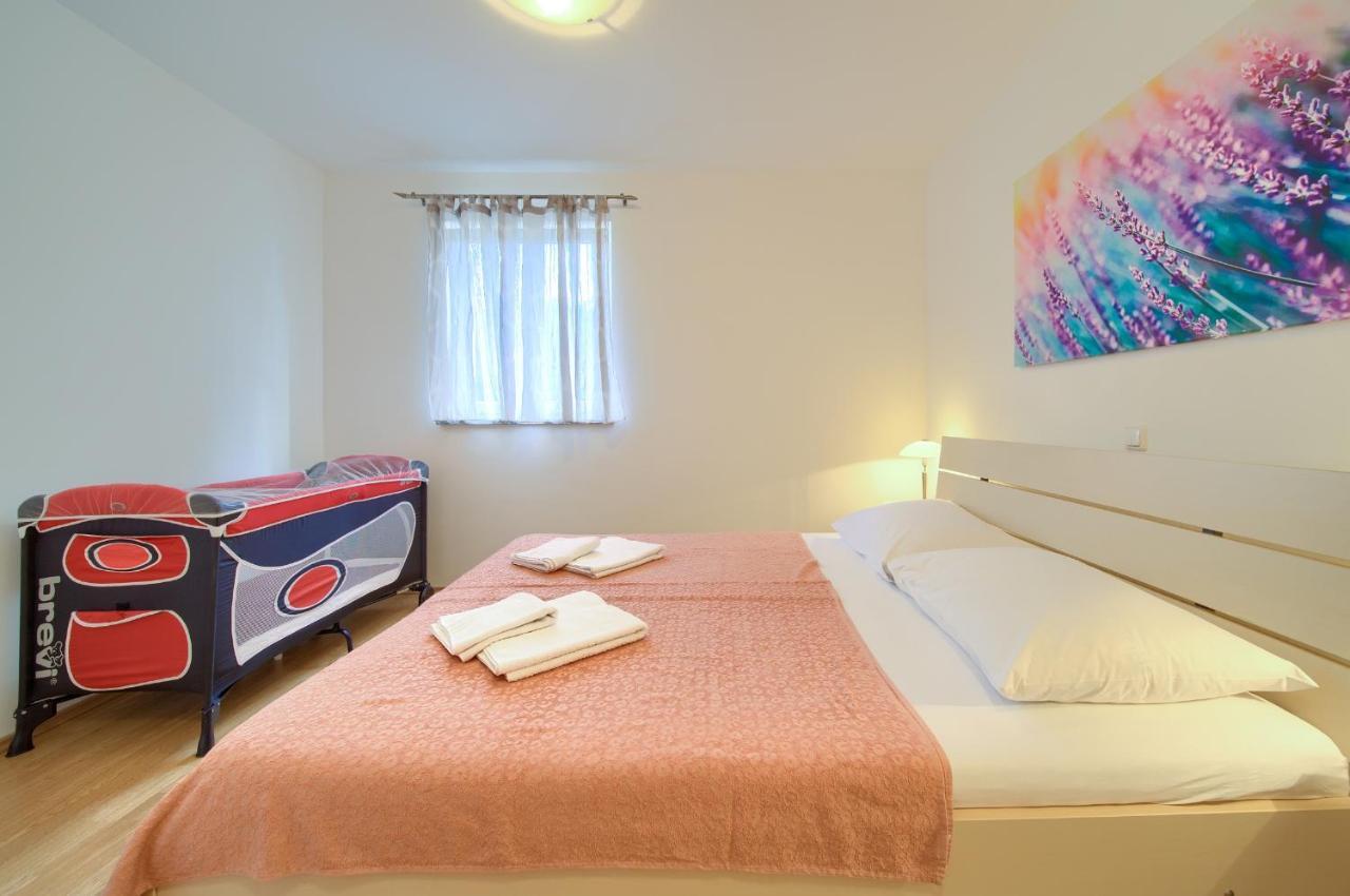 Apartments Ivica Krk Island سيلو المظهر الخارجي الصورة