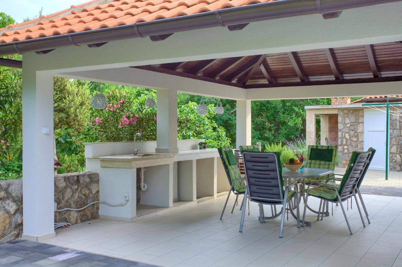 Apartments Ivica Krk Island سيلو المظهر الخارجي الصورة