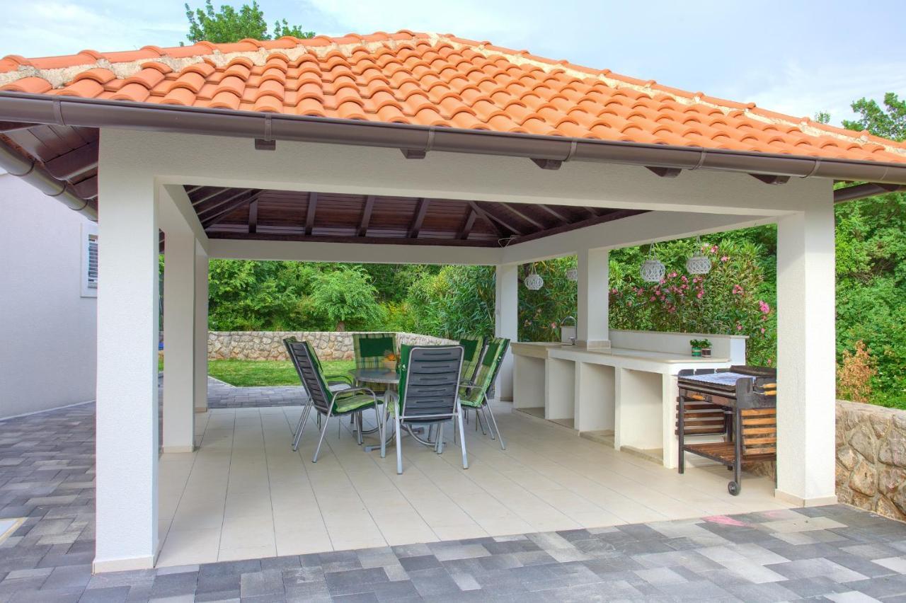 Apartments Ivica Krk Island سيلو المظهر الخارجي الصورة